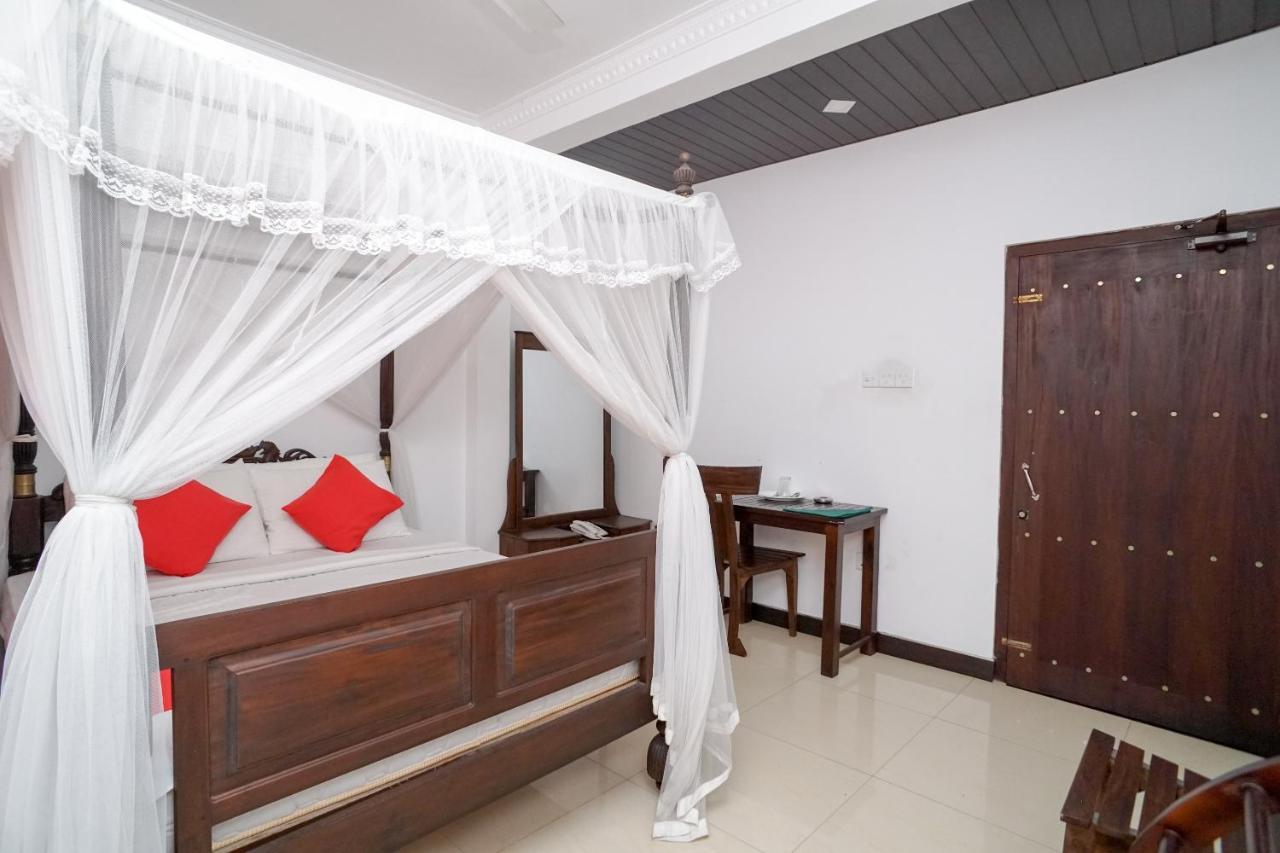 Shirantha Hotel Galle Esterno foto
