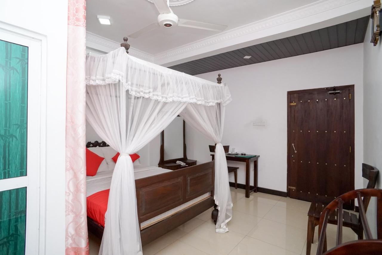 Shirantha Hotel Galle Esterno foto