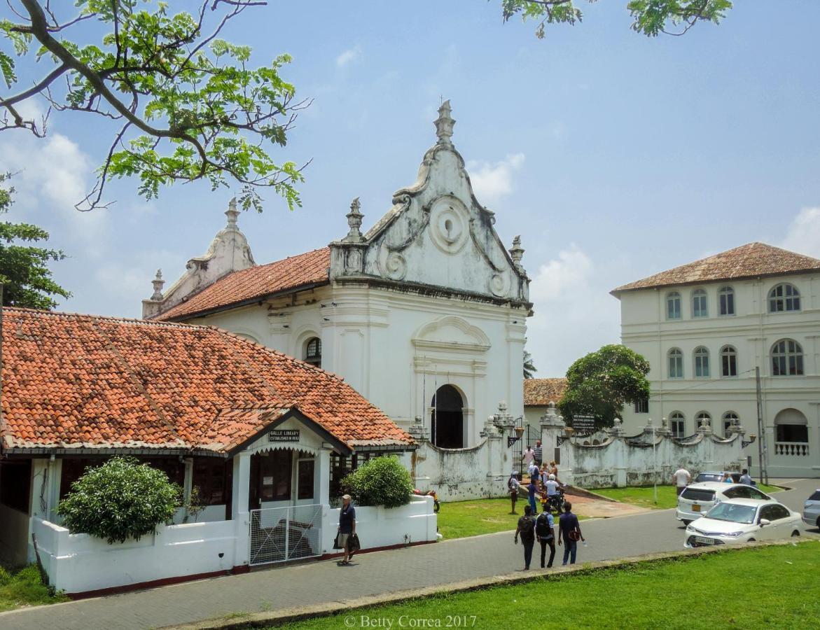 Shirantha Hotel Galle Esterno foto
